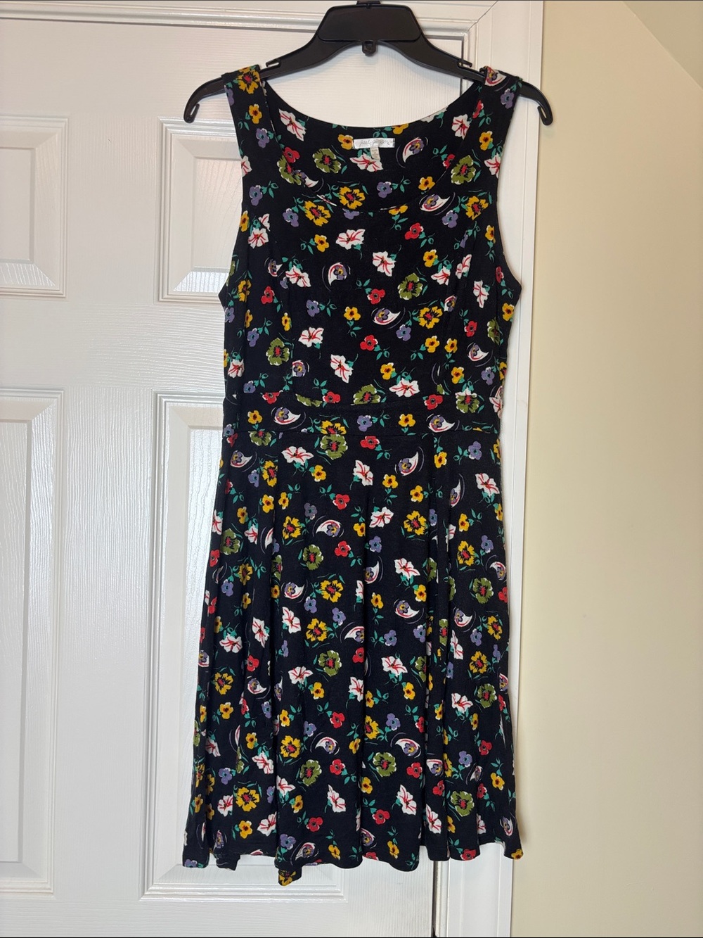 Just Ginger Black Floral Sleeveless Dress size Medium